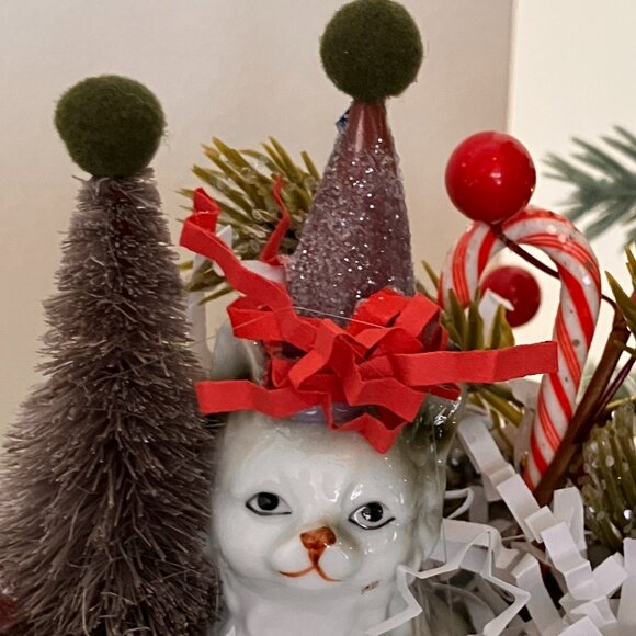 Vintage Christmas Kitty Cat in a Cup - Holiday Decor - Picture 11 of 11